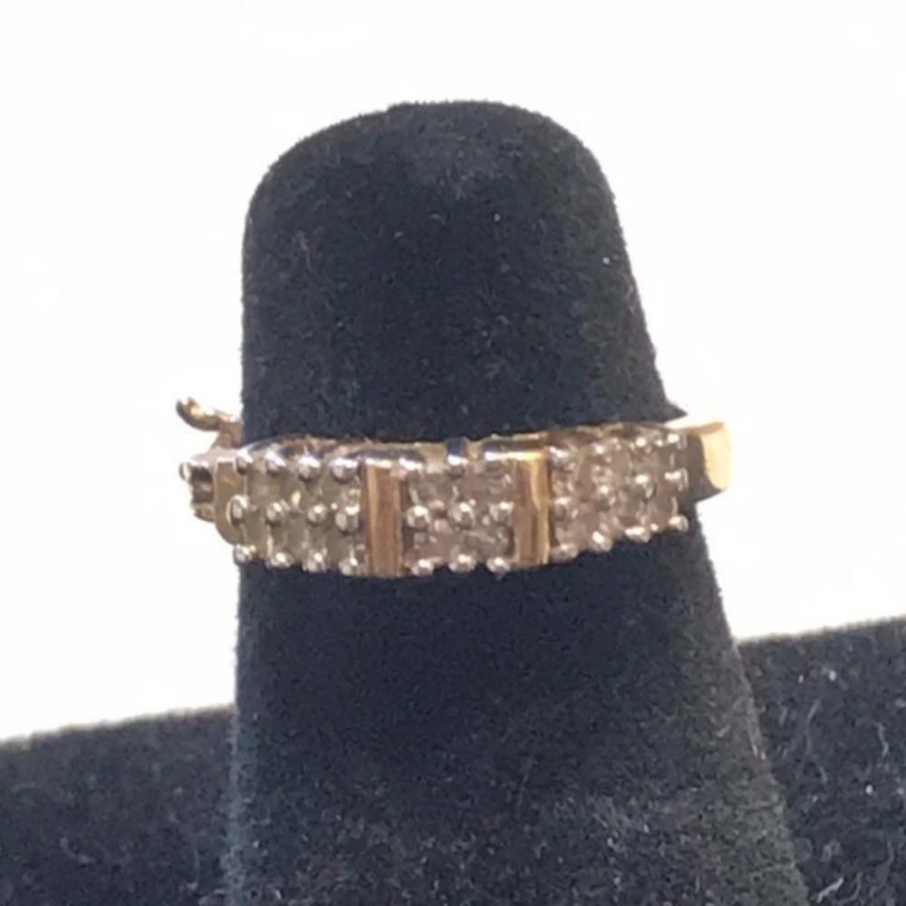 10k diamonds single Earrings.